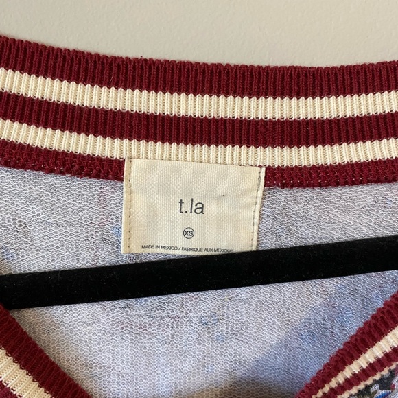 T.la paisley shirt - Picture 2 of 4